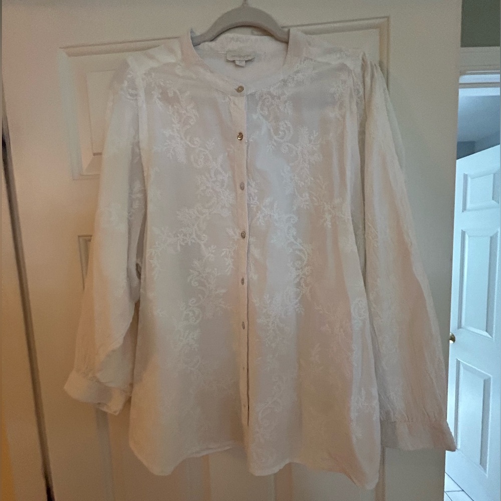 Jennifer & Grace NWOT button down white blouse XL